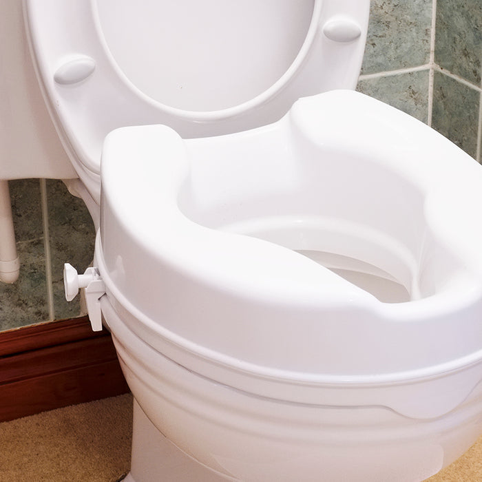 Igiene e comfort: sedie comode WC e alzawater per facilitare l’uso del bagno